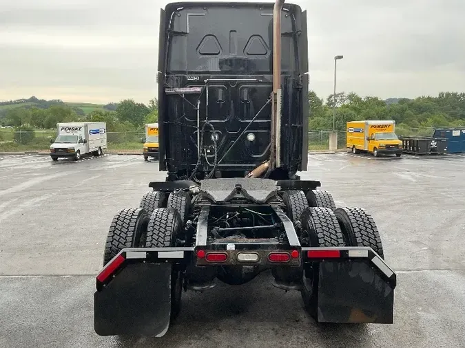 2019 Freightliner T12664ST