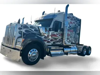 2023 Kenworth W990