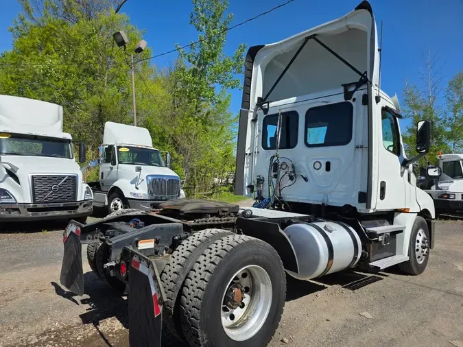 2019 FREIGHTLINER/MERCEDES NEW CASCADIA 126