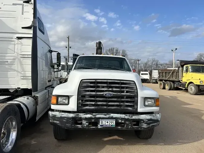 1999 FORD F800