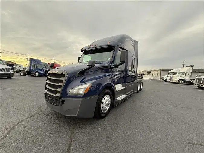 2021 FREIGHTLINER CA126