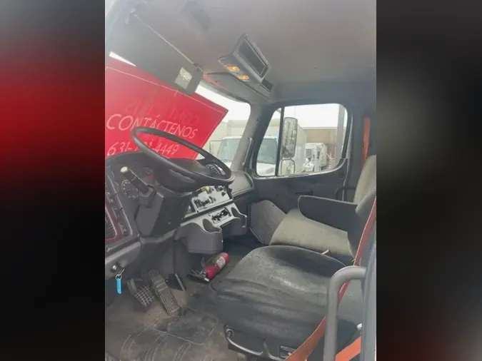 2017 FREIGHTLINER/MERCEDES M2 106