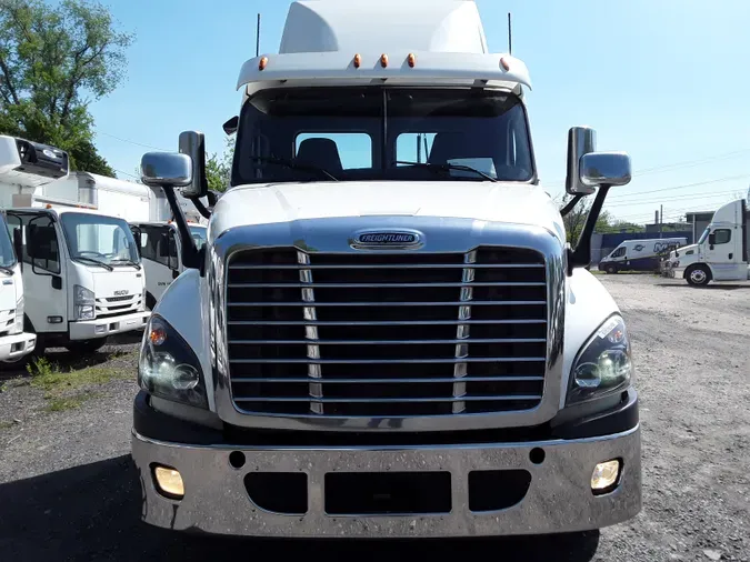 2017 FREIGHTLINER/MERCEDES CASCADIA 125