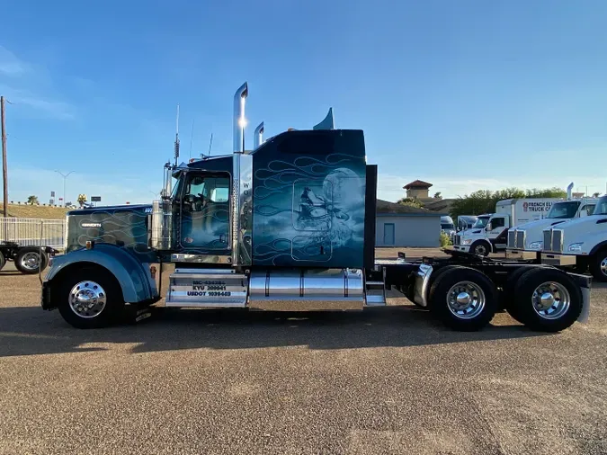 2021 Kenworth W900L