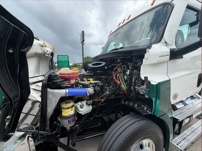 2021 Freightliner Cascadia 126