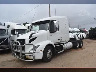 2020 VOLVO VNR62T640