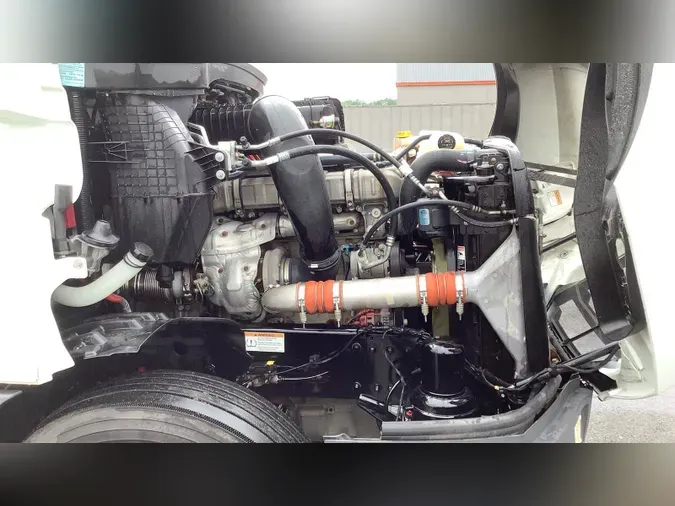 2021 Freightliner Cascadia 126