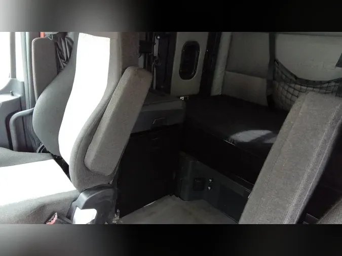 2022 Freightliner Cascadia 126