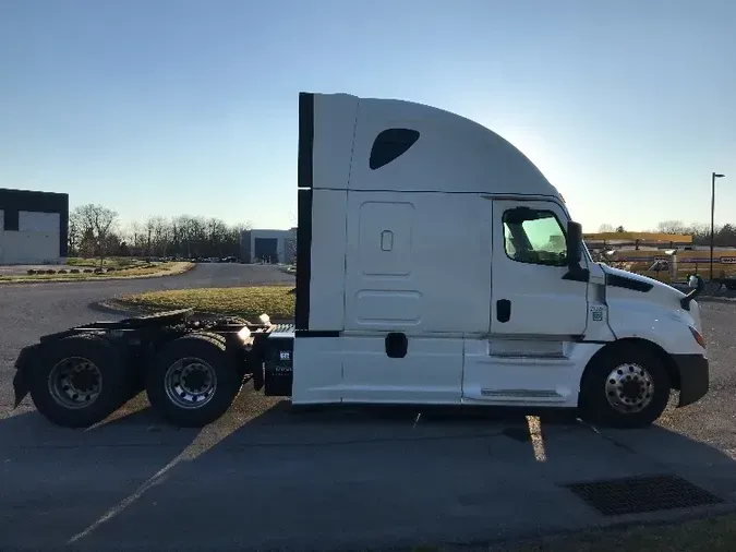 2019 Freightliner T12664ST