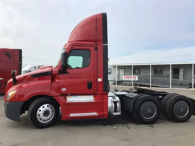 2021 FREIGHTLINER CA126