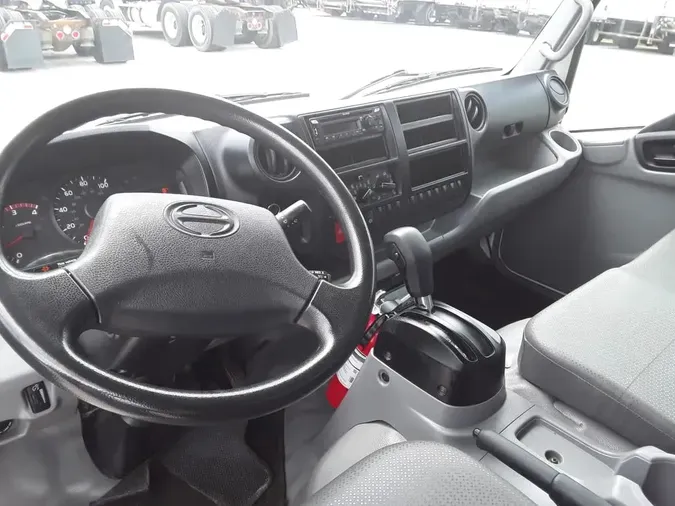 2019 HINO HINO 195