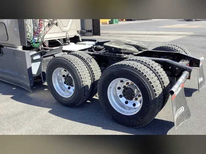 2024 Freightliner Cascadia 126