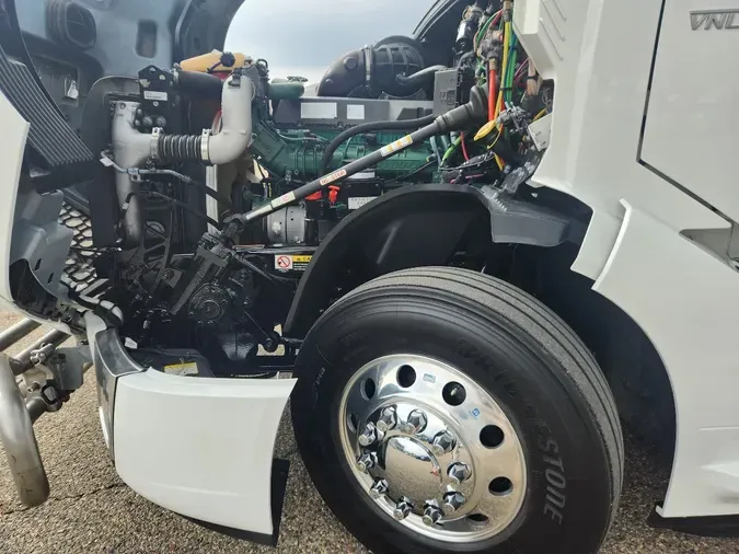 2021 VOLVO VNL64T860