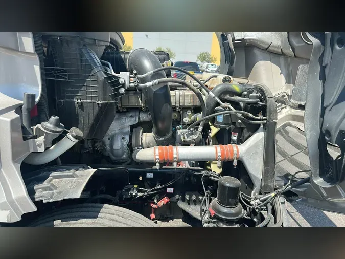 2021 Freightliner Cascadia 126
