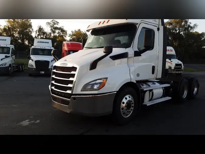 2020 Freightliner Cascadia 1266cc8d44e6273cab76874e3cbded5326f
