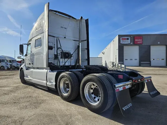 2023 VOLVO VNL64T860