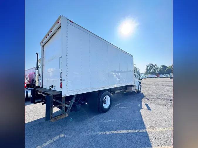 2016 FREIGHTLINER/MERCEDES M2 106