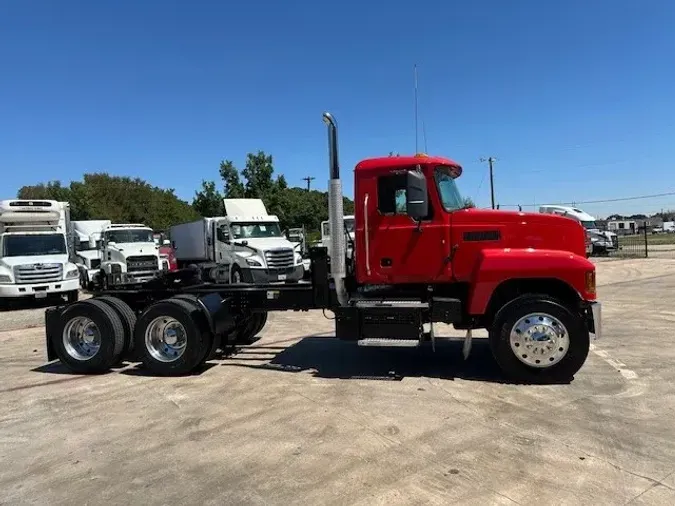 2020 MACK PI64T