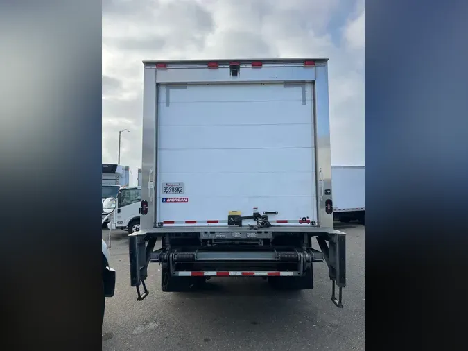 2018 FREIGHTLINER/MERCEDES M2 106