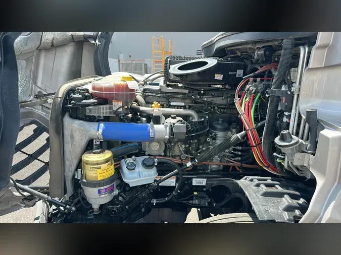 2021 Freightliner Cascadia 126
