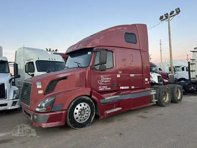 2004 VOLVO VNL64T6706cdeeac21ff13a164022aea8679c2267