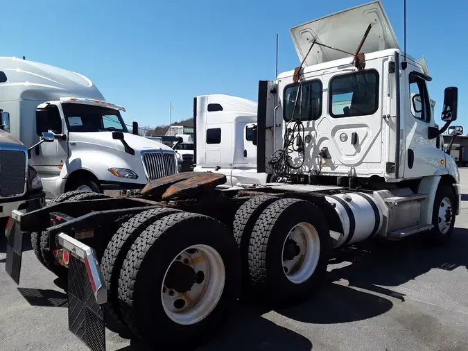 2018 FREIGHTLINER/MERCEDES CASCADIA 113