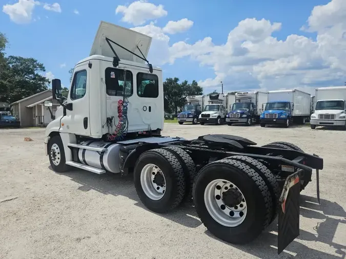 2019 FREIGHTLINER CASCADIA 125