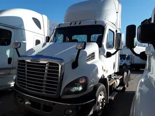 2017 FREIGHTLINER/MERCEDES CASCADIA 113