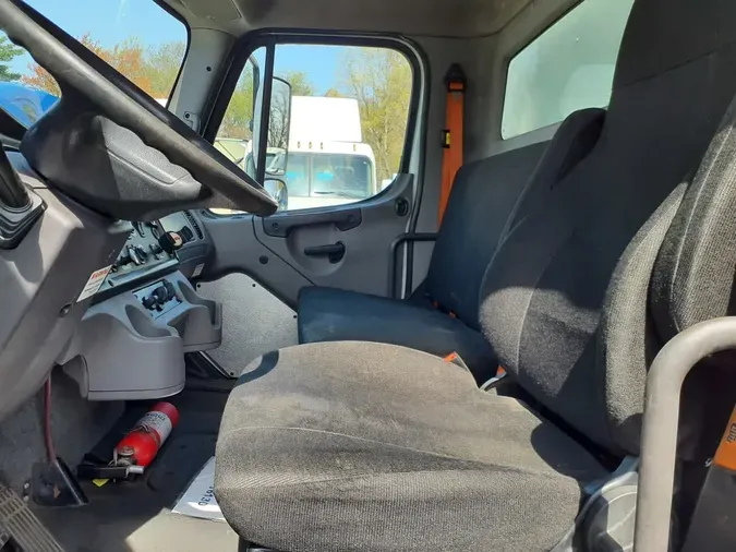 2019 FREIGHTLINER/MERCEDES M2 106