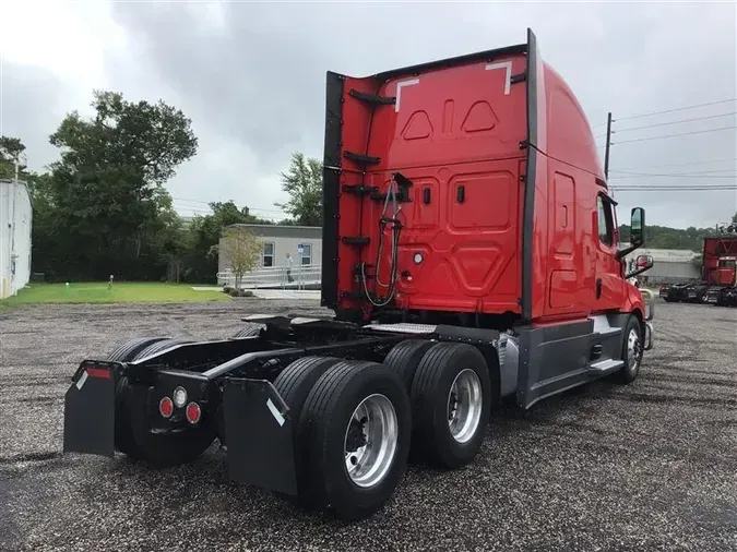 2021 FREIGHTLINER CASCADEVO1