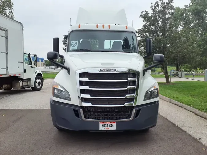 2020 FREIGHTLINER NEW CASCADIA 126