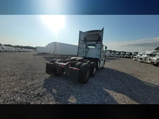 2018 Volvo VNL300