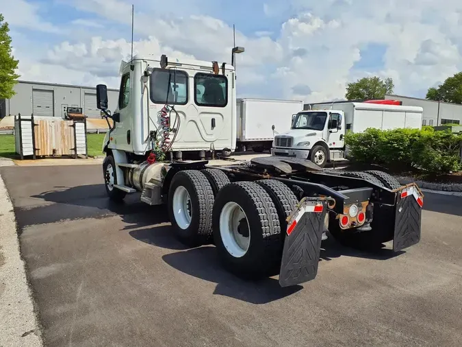 2018 FREIGHTLINER/MERCEDES CASCADIA 113