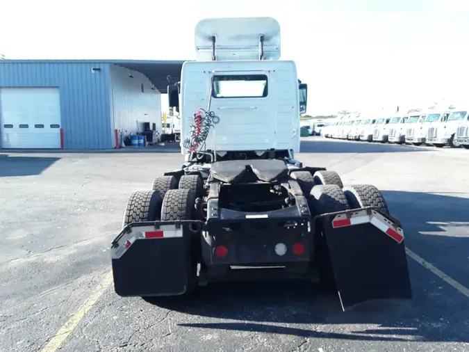 2019 VOLVO VNL64T-300