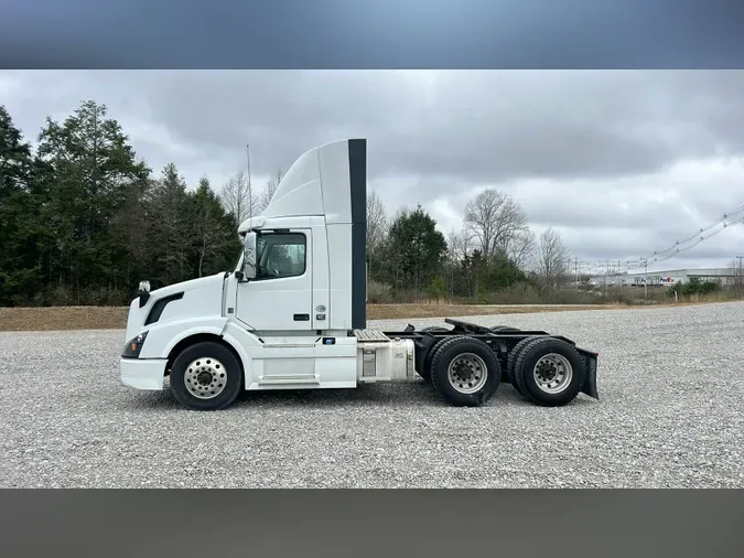 2018 Volvo VNL300