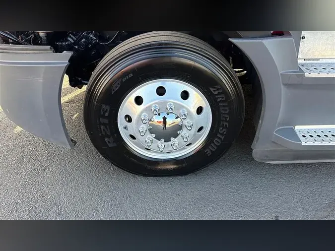 2022 FREIGHTLINER CA126