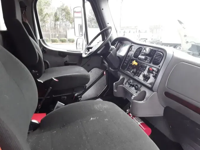 2019 FREIGHTLINER/MERCEDES M2 106