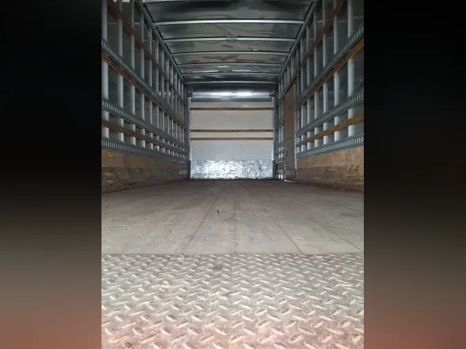 2018 FREIGHTLINER M2 106