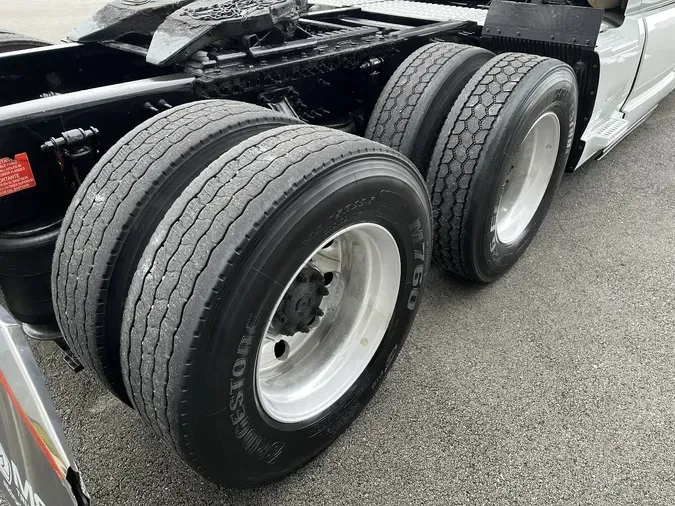 2020 VOLVO VNL64T760