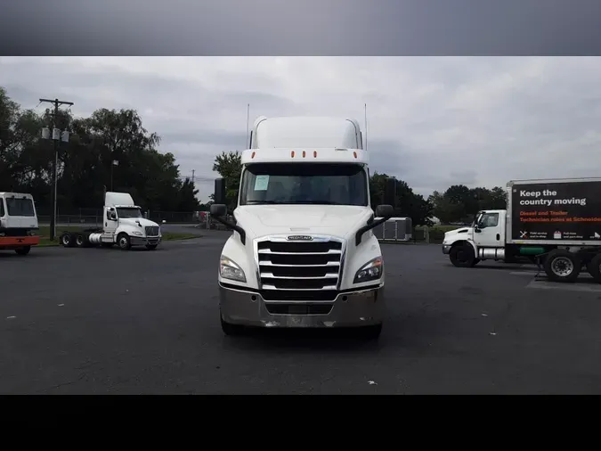 2020 Freightliner Cascadia 126