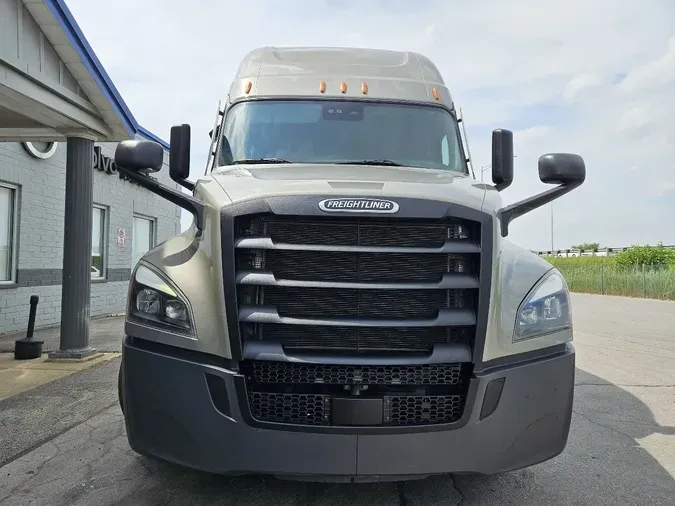 2023 FREIGHTLINER Cascadia 126