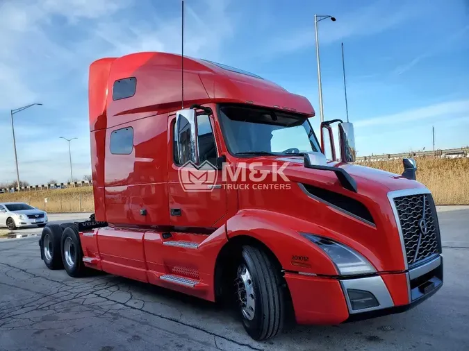 2020 VOLVO VNL64T760