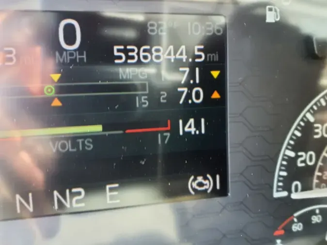 2020 VOLVO VNR64T-640