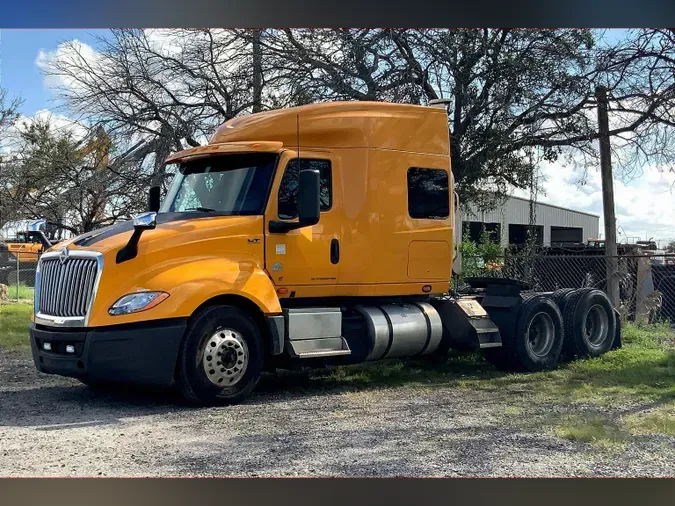 2022 INT LT625 6x4