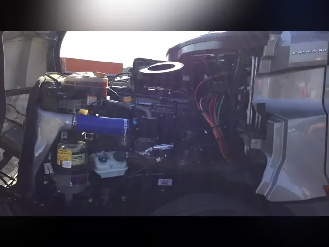 2025 Freightliner Cascadia 126