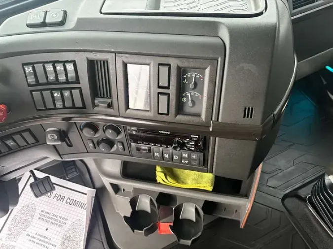 2020 VOLVO VNL64T8606d0896f6de6a956ccc2eaa5822e36bd0