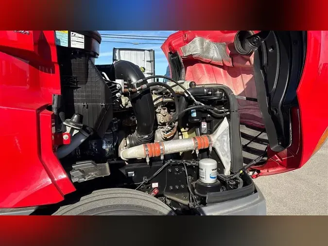 2022 FREIGHTLINER CA126