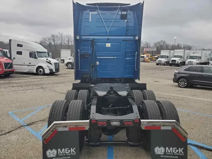 2022 VOLVO VNL64T860