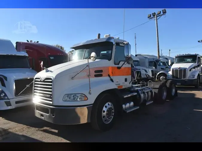 2017 MACK PINNACLE CXU6136d14a9ed4c2c2d337a0bfc05305d478a