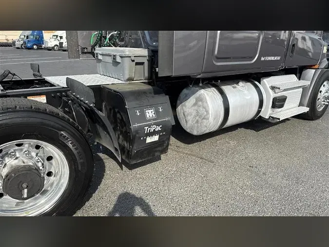 2020 FREIGHTLINER CA126